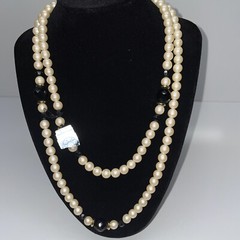 NWT faux pearl black glass bead necklace vintage Long 1 Piece Gold Tone Beads