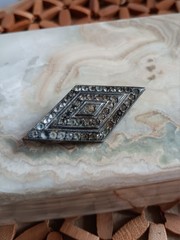 Vintage Art Deco,Diamond-Shaped Metal Brooch for Unisex Adults