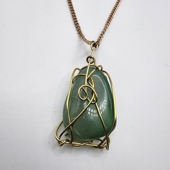 Vintage Artisan Gold Tone Wire Wrapped Jade Pendant Necklace Healing Green Stone