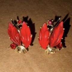 Vintage 1950s Lisner Signed Red Jelly Lucite Leaf Clip On Earrings Rhinestone