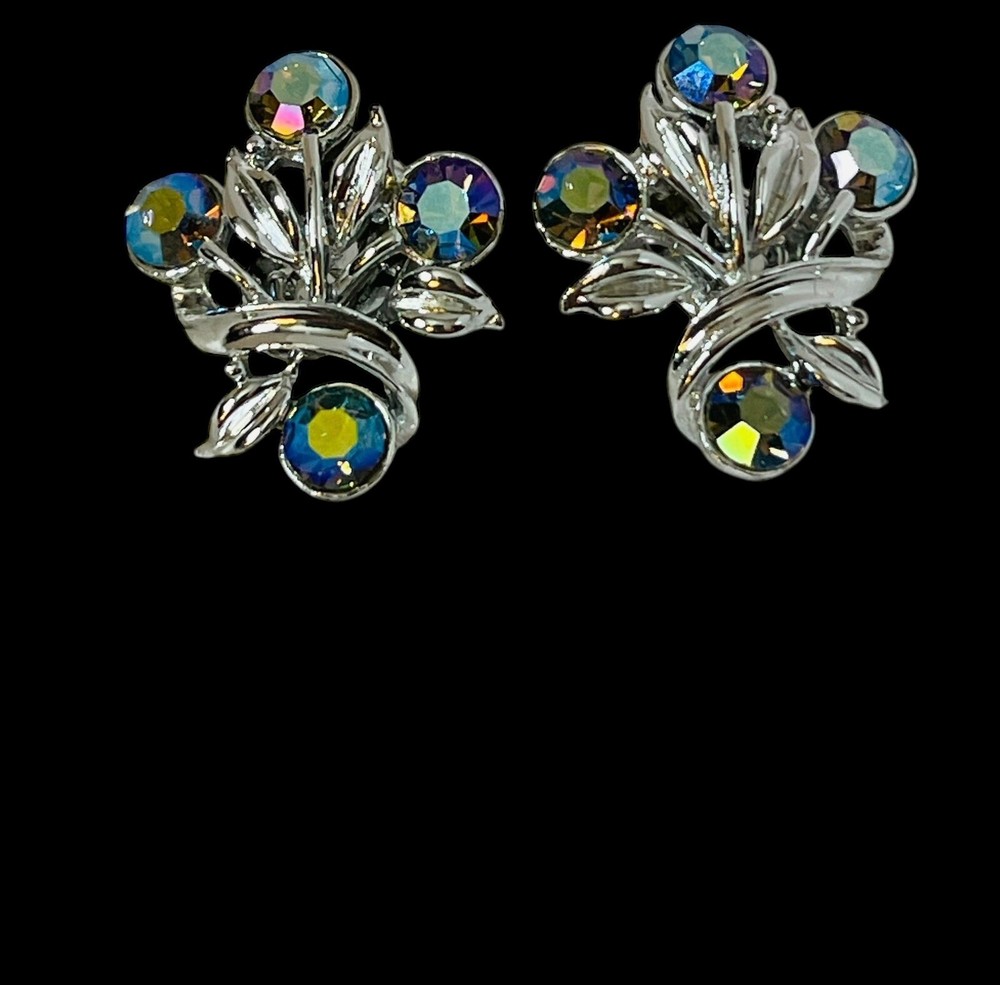VTG AURORA BOREALIS EARRINGS FLORAL TWIST CLIP-ON SILVER TONE PRISTINE ESTATE