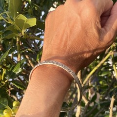 Vintage Sterling Silver Leaf Scroll Repousse Skinny Bangle Bracelet Size M-L