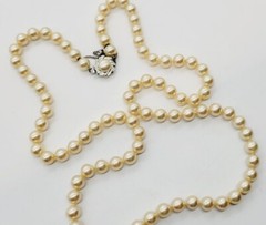 Faux Pearl Beaded long Necklace 26 in Flower Clasp Vintage