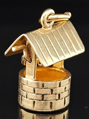 14K Gold Sloan LOVE HEART WATER WISHING WELL MOVES Charm 3D Enamel Vintage