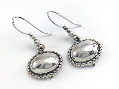 Women Vintage Unmarked Silver Oval Shaped Dangle Earrings 6.2g 0.65in I995