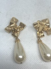 VTG KJL KENNETH LANE CLEAR RHINESTONE LONG FAUX PEARL DANGLE EARRINGS & NECKLACE
