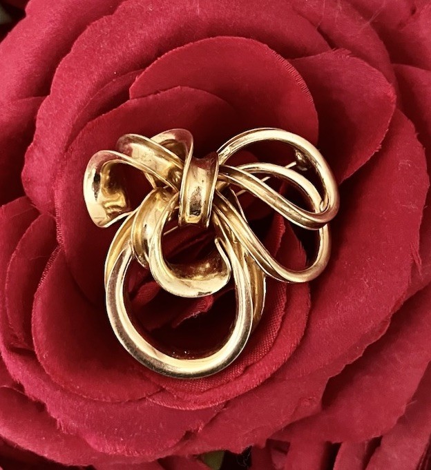 Vintage Love Knot Bow Ribbon Twist Gold Tone Brooch Pin