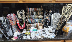 Estate Jewelry Lot 537 pc Signed Unsigned 32 lbs. Vintage to Now Jewelry Lot 21