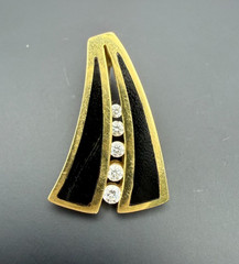 VINTAGE Bernard K. Passman 18K Black Coral & Natural Diamonds Pendant 6 Grams