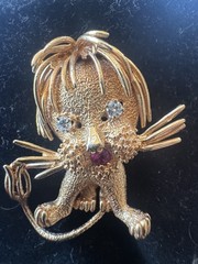 Famous 14K Gold Lion Pin With Diamonds For Eyes And A Ruby Mouth. Vintage