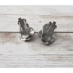 Vintage Clip On Earrings – Silver Tone Unusual Flower & Leaf