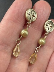 Vintage Green Cultured Pearl Dangle Earrings 1.2” Orange Lucite