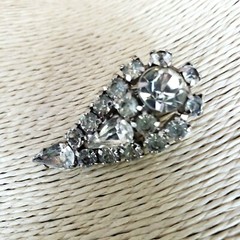 La Roco LaRoco Clear Rhinestone Clip Icy Earrings Paisley Teardrop Signed VTG