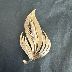 Crown Trifari 1955-1969 Brushed Gold Tone Leaf Signed Pin Brooch