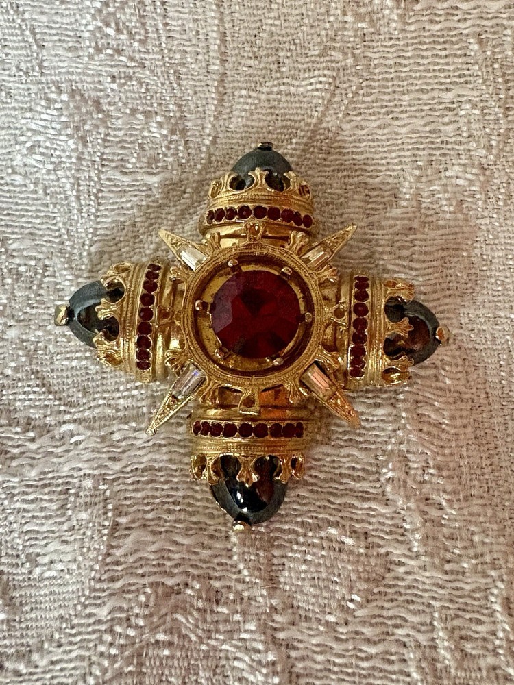 Vintage Maltese Cross Red Center Stone And Blackstones Benedikt NY Maltese Cros