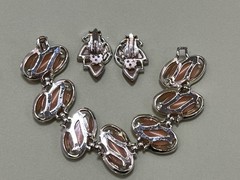 Vintage 60s Leaf Design Bracelet & Earrings Set 3 PC Thermoset Peach Gold Tone