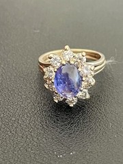 14k Yellow Gold Tanzanite and Diamond Ring. Size 5.75 (FL209)