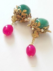 MIRIAM HASKELL 50’S GILT BRASS DANGLE EARRINGS: JADE & RUBY PÂTÉS DE VERRE BEADS
