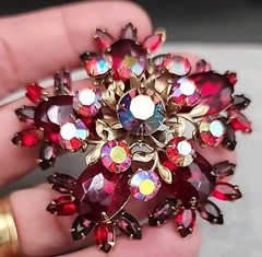 Vintage gold-toned Brooch featuring Ruby Red Navette and round Aurora Borealis