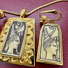 SET OF VINTAGE CELEBRITY GOLD TONE EGYPTIAN MOTIF PENDANT NECKLACE & EARRINGS