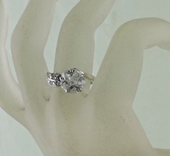 VINTAGE SILVER PLATED SOLITAIRE FLOWER ROUND CUT CRYSTAL RING SIZE 8