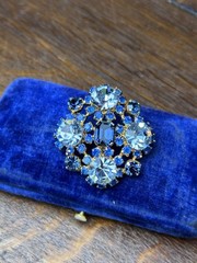 Vintage Blue Brooch Rhinestone Cluster Goldtone Sapphire Light Blue Pin 1.75”