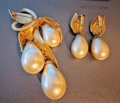 Vintage Jewelry Marvella Style Gold Tone Drop Faux Pearl Clip Earrings & Broach