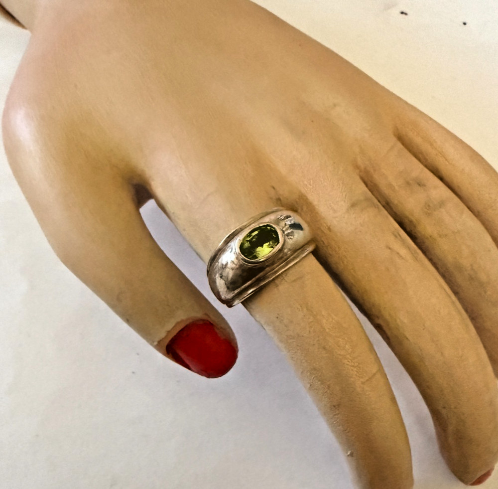 Vintage Signed Sterling Silver & Green Peridot Wide Band Ring Size 8.75