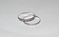Two SOLID 18k White Gold Etched Stacking Band Size 8.25 & 8.75 Rings ~ Vintage