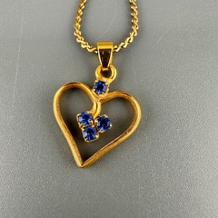 Vintage Rhinestone Heart Pendant Necklace Blue Stone Gold Tone 15″ Chain Dainty