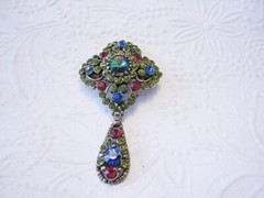 1950’s EDLEE Fab RIVOLI, Olivine, Egyptian Blue & RED Rhinestones Dangling PIN