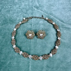 Vintage Crown TRIFARI Gold Tone Necklace & Clip-On Earrings Set ~ Excellent!