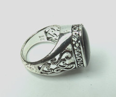 VTG WOMENS 925 STERLING SILVER BLACK ONYX RING SZ 8. TOP: 21mm X 14mm wide