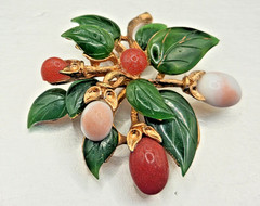 Vintage Swoboda Semi Precious Jade Pearl and Coral Gold tone Berry Brooch