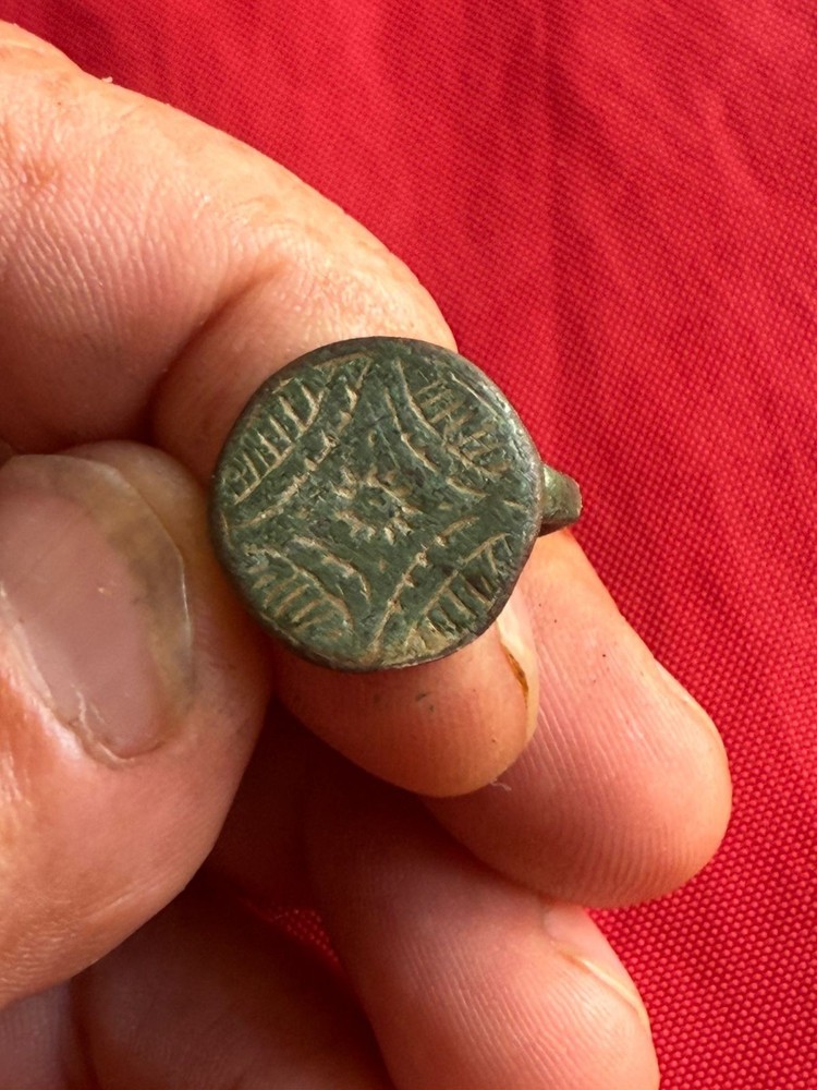 RARE Ancient Greek Bronze Ring–Intaglio or Decorative Design-Circa Medieval M109