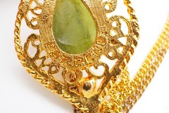 Vintage Pendant Necklace Gold Tone Jade Diamond Pearl 18″