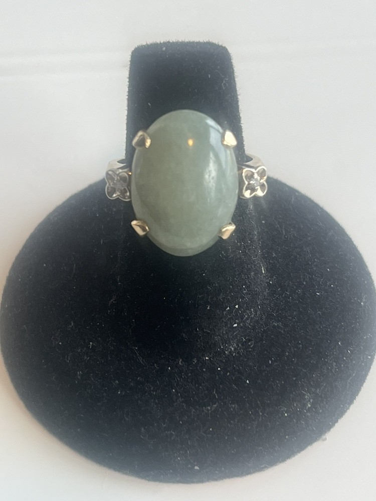 Vintage Jade Ladies Ring In 14k Yellow Gold Size 6.5 Center Oval Jade 18x13mm