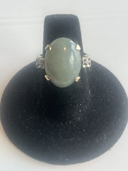 Vintage Jade Ladies Ring In 14k Yellow Gold Size 6.5 Center Oval Jade 18x13mm