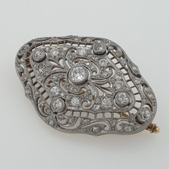 Antique Art Deco Brooch 18k Yellow Gold with Natural Diamonds 0.80ct