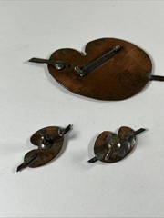 VINTAGE COPPER BROOCH & CLIP EARRINGS ARTIST PALETTE PAINT BRUSHES NICE