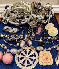 Vintage Estate Costume Jewelry Lot ! MONET, TRIFARI and more!