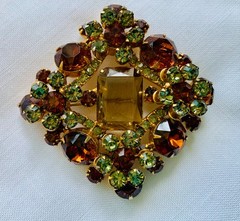 Stunning Juliana Brooch, Earrings – Flower Sets