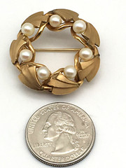 Henry Griffith Signed H.G. 60’s Brushed 1/20 12KTGF Cultured Pearls Wreath Pin