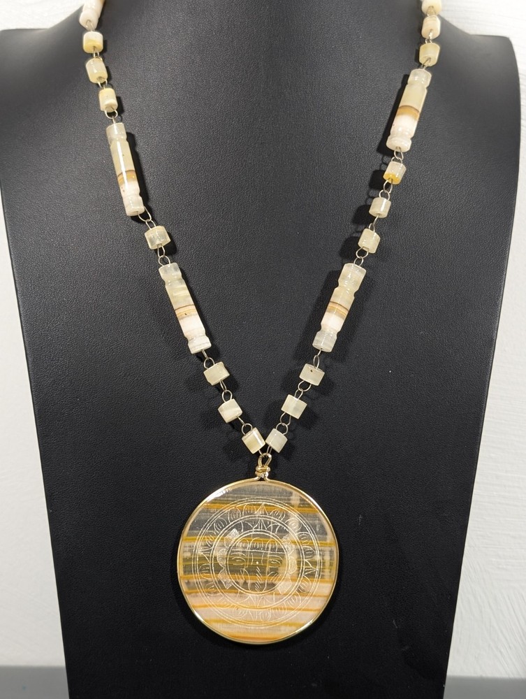 VTG Etched Mayan Sun God Medallion Pendant Neckalce Agate beads 22 in