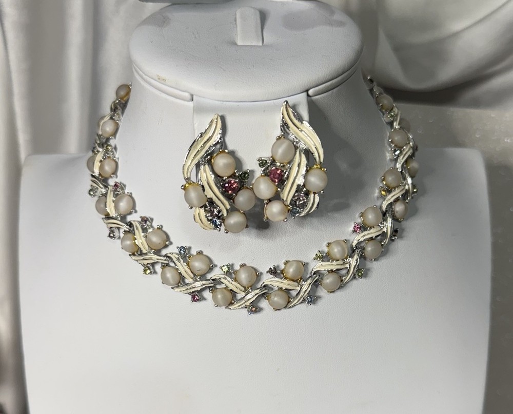 Vintage Unsigned Demi Parure Necklace & Earrings