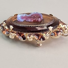 Vintage Juliana D & E Cameo Brooch Pendant Necklace Iridescent Rhinestones 2″