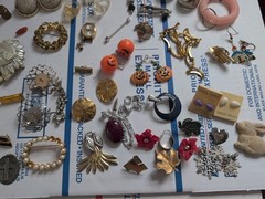 MASSIVE Lot Of Vintage JEWELRY Over 100 Pieces, Comes With Plastic Case ~ #327