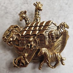 Lot Of 2 Noah’s Ark Brooch Beautiful Goldtone Animals Charms Pin