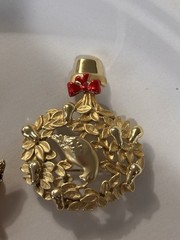 Vintage Signed Brooch Lot ART Richelieu AAI New Pro Gold Tone Pins 8pc