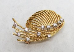 BEAUTIFUL 18K GOLD & DIAMOND “G” BASKET BROOCH